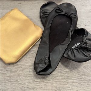 Dr. Scholl's Black Ballet Flats with Gold Pouch
